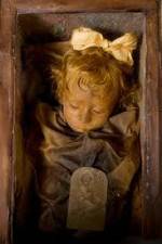 Watch National Geographic: The Girl in the Glass Casket Viooz